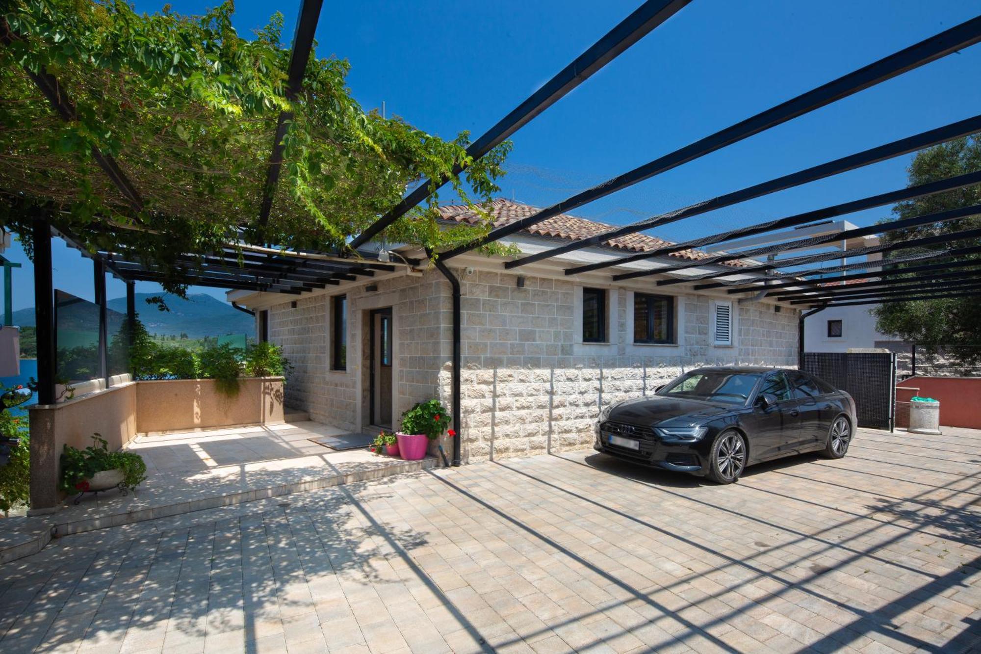 Aruba * Tivat